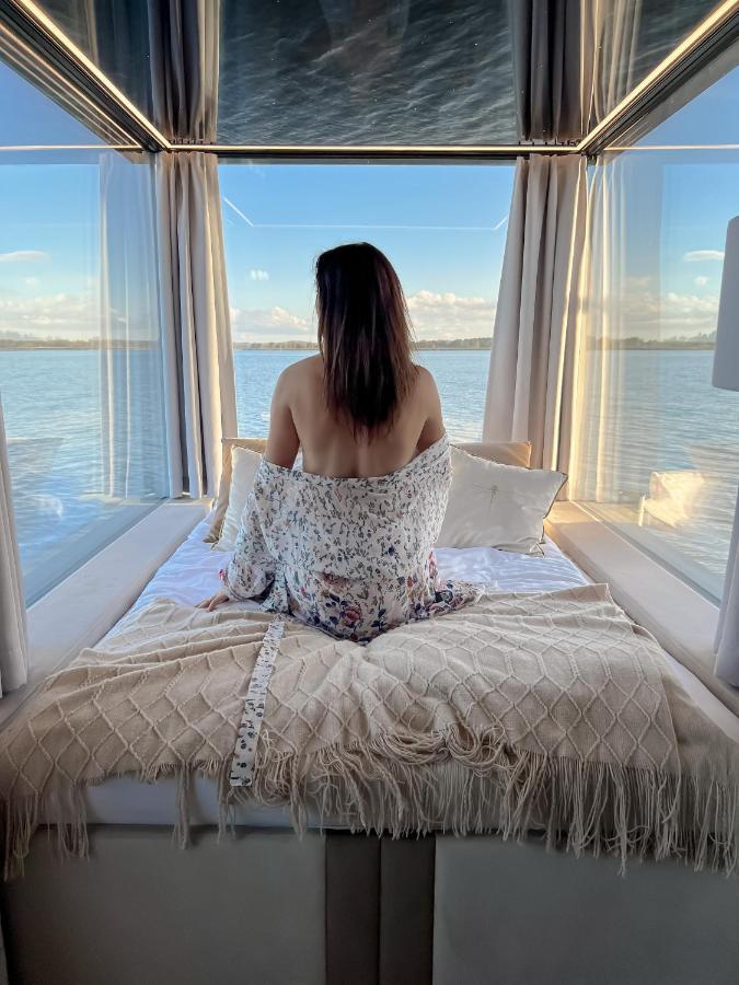 Domki na wodzie - Grand HT Houseboats - with sauna, jacuzzi&massage chair Mielno  Buitenkant foto