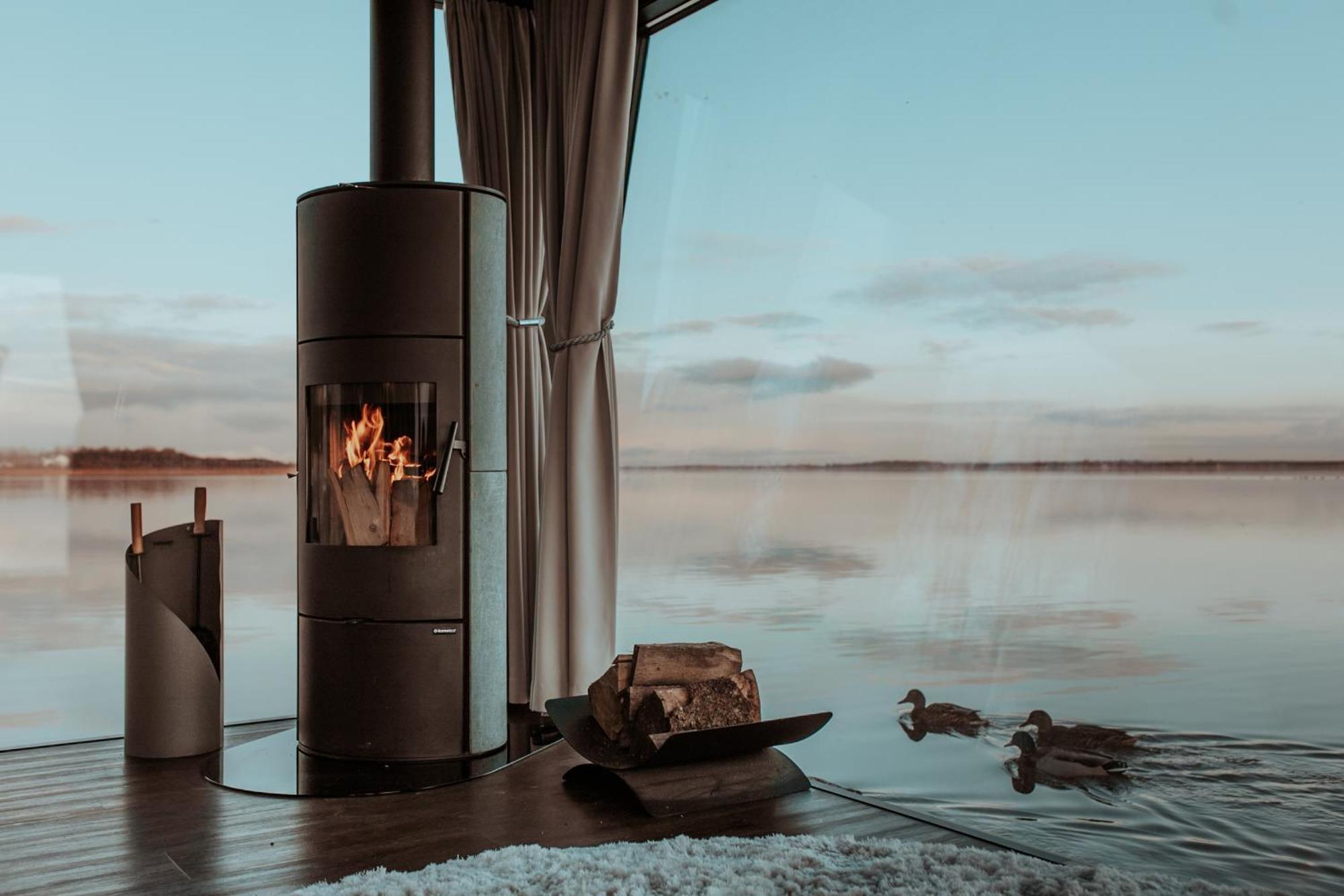 Domki na wodzie - Grand HT Houseboats - with sauna, jacuzzi&massage chair Mielno  Buitenkant foto