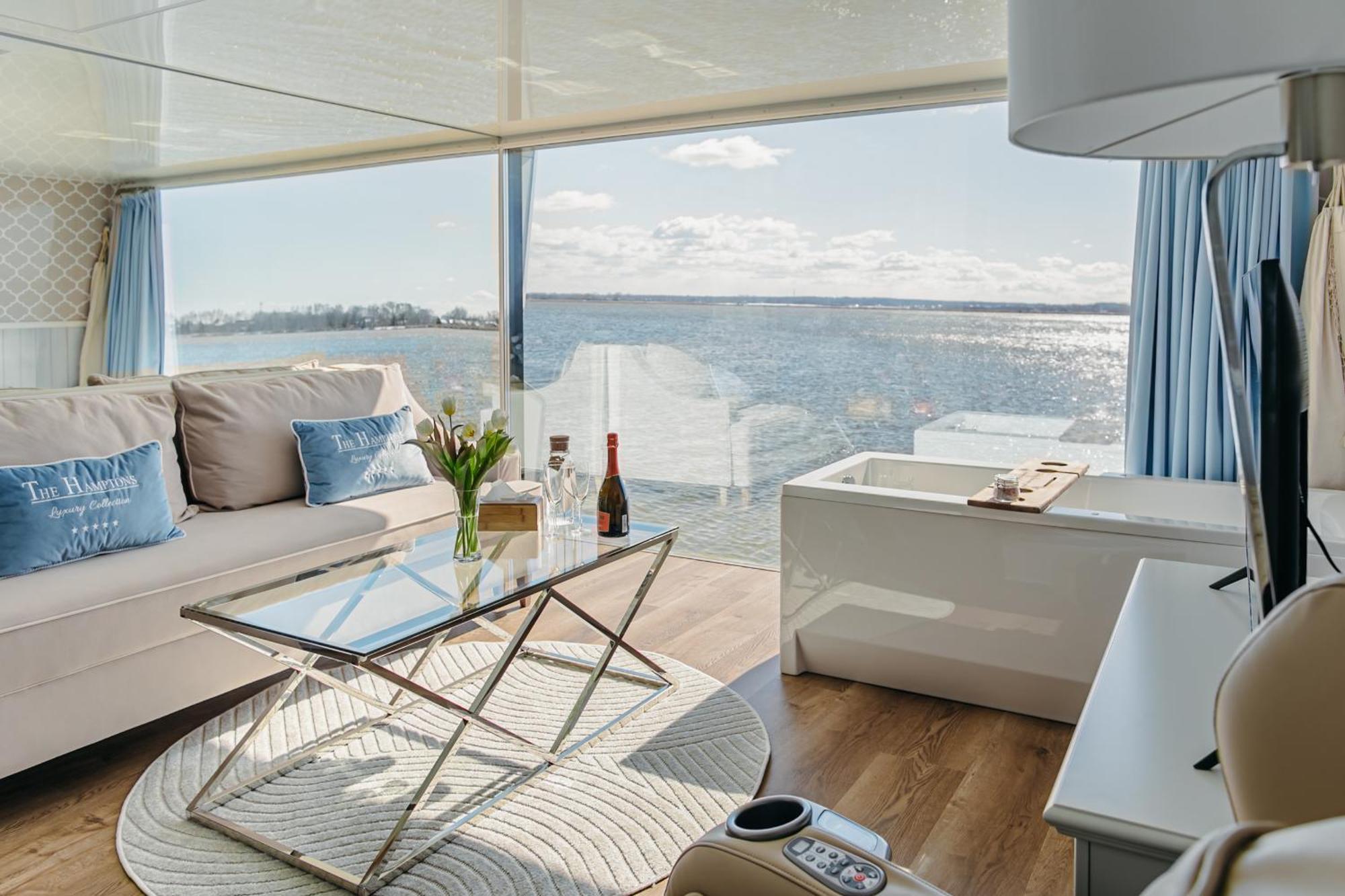 Domki na wodzie - Grand HT Houseboats - with sauna, jacuzzi&massage chair Mielno  Buitenkant foto
