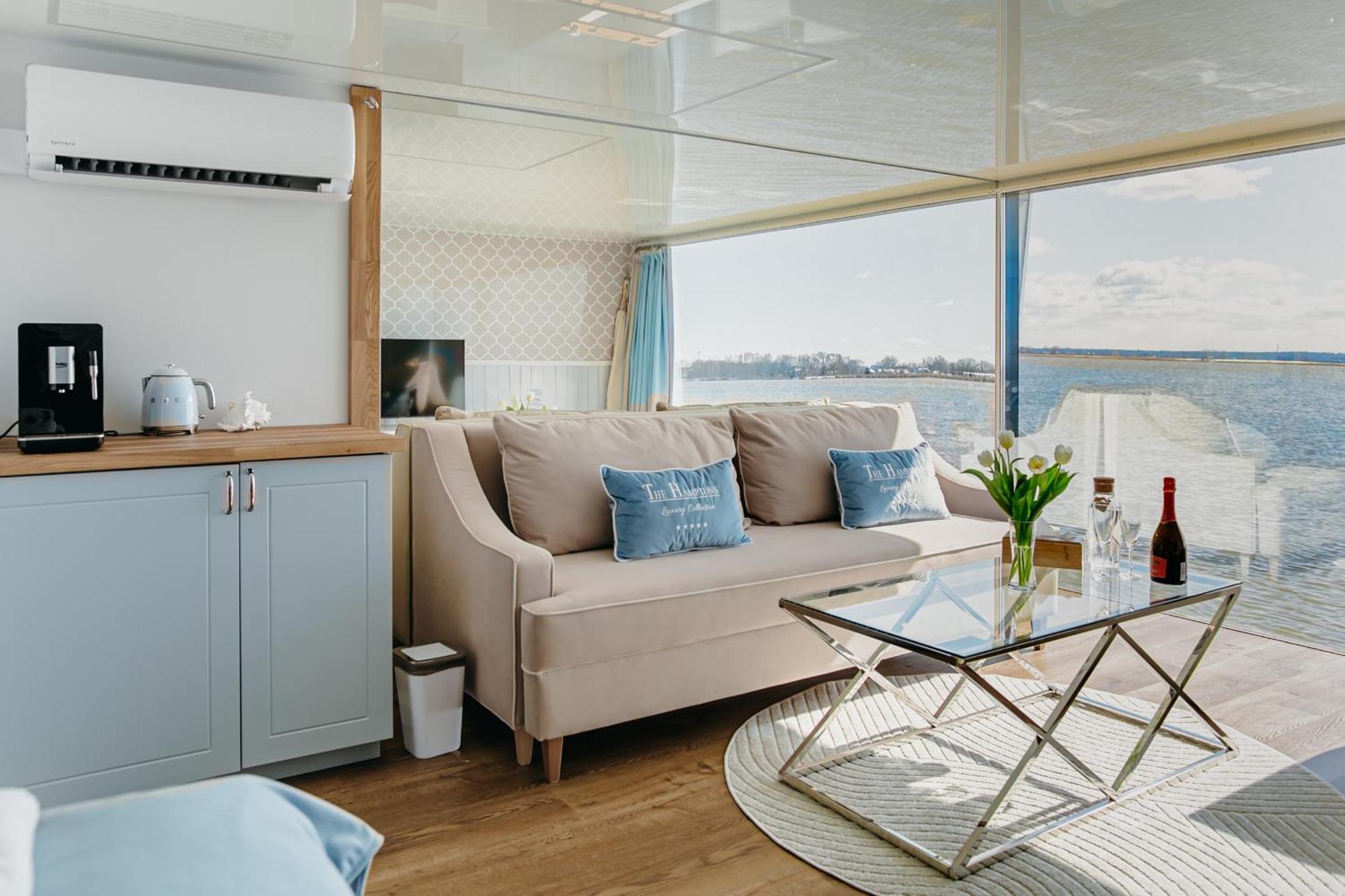 Domki na wodzie - Grand HT Houseboats - with sauna, jacuzzi&massage chair Mielno  Kamer foto