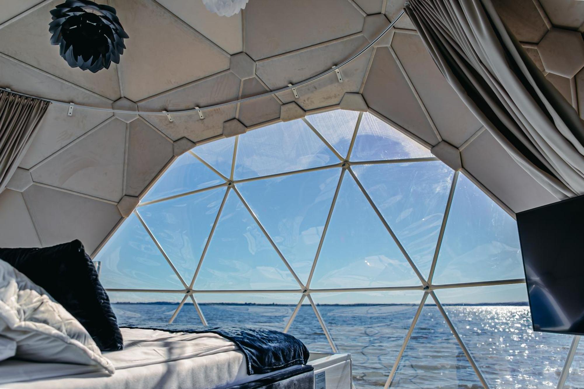 Domki na wodzie - Grand HT Houseboats - with sauna, jacuzzi&massage chair Mielno  Kamer foto