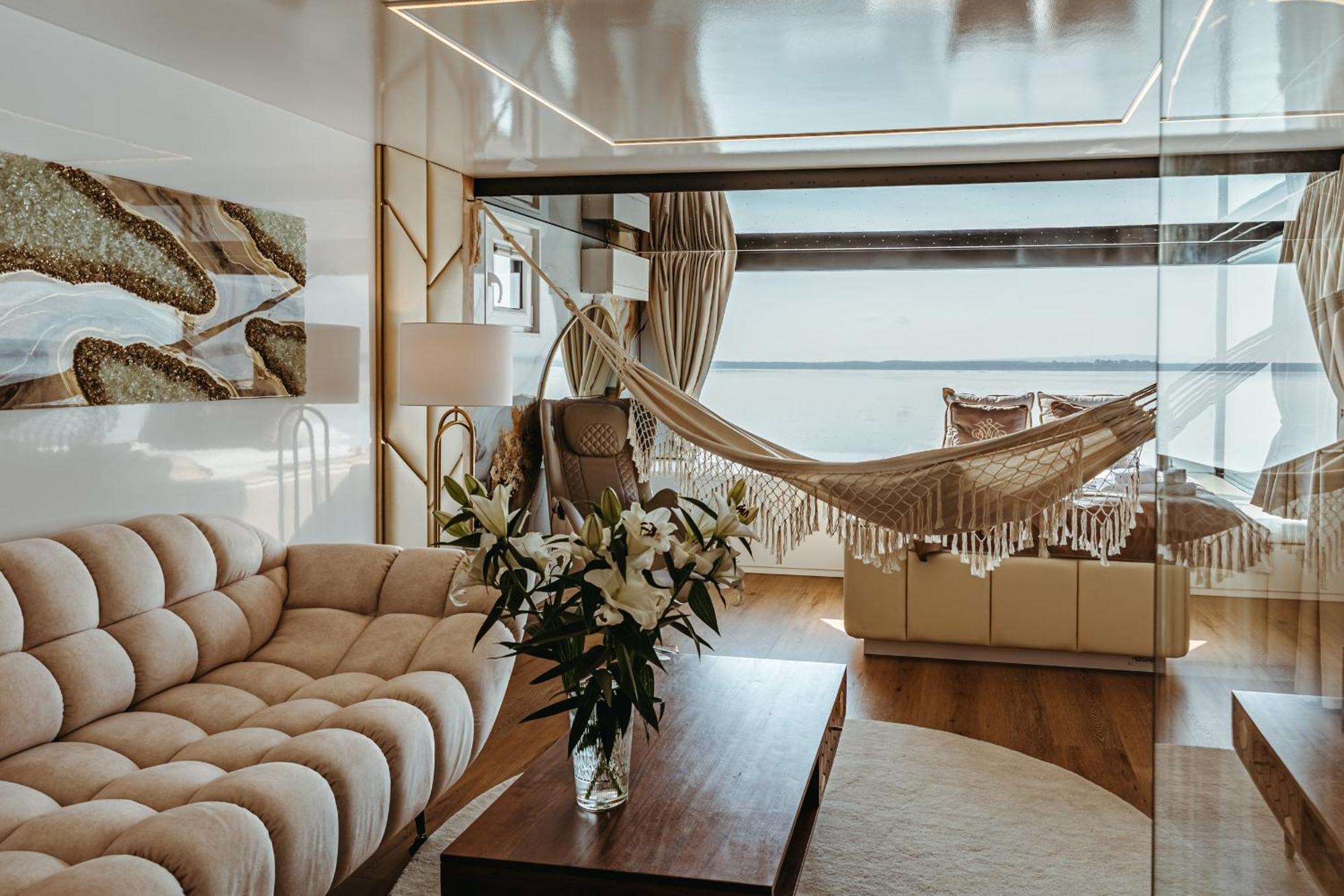 Domki na wodzie - Grand HT Houseboats - with sauna, jacuzzi&massage chair Mielno  Kamer foto