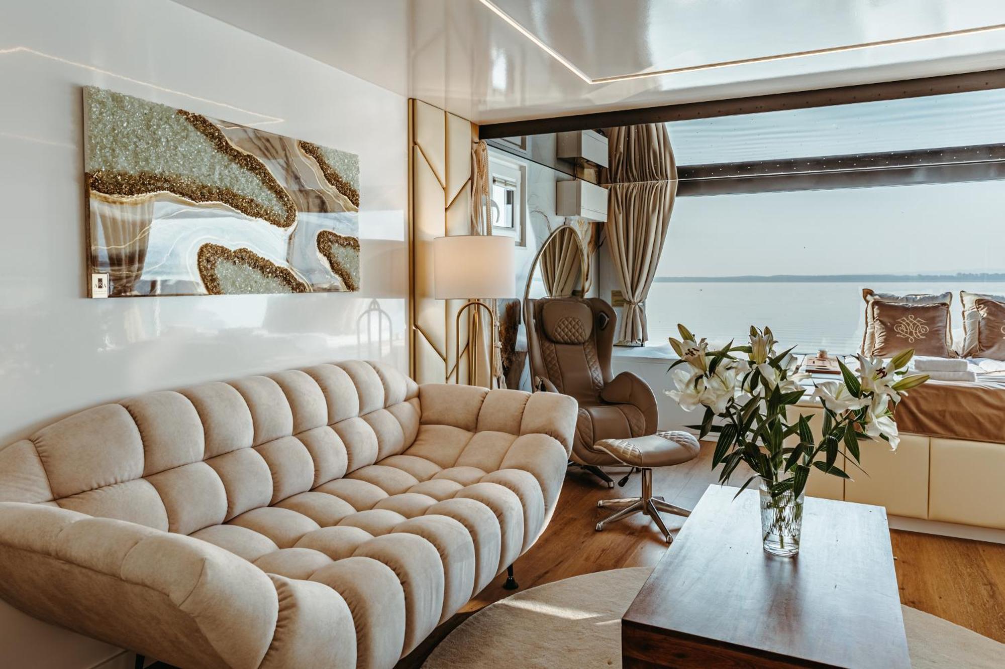 Domki na wodzie - Grand HT Houseboats - with sauna, jacuzzi&massage chair Mielno  Kamer foto
