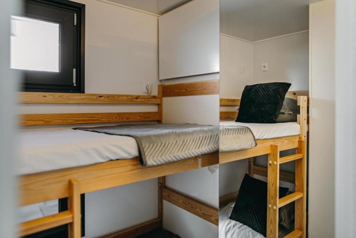 Domki na wodzie - Grand HT Houseboats - with sauna, jacuzzi&massage chair Mielno  Buitenkant foto