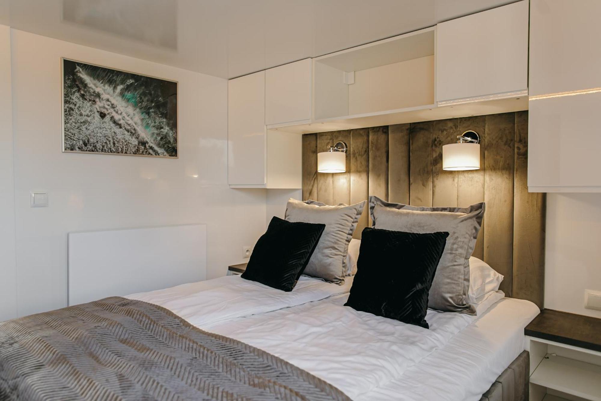 Domki na wodzie - Grand HT Houseboats - with sauna, jacuzzi&massage chair Mielno  Kamer foto