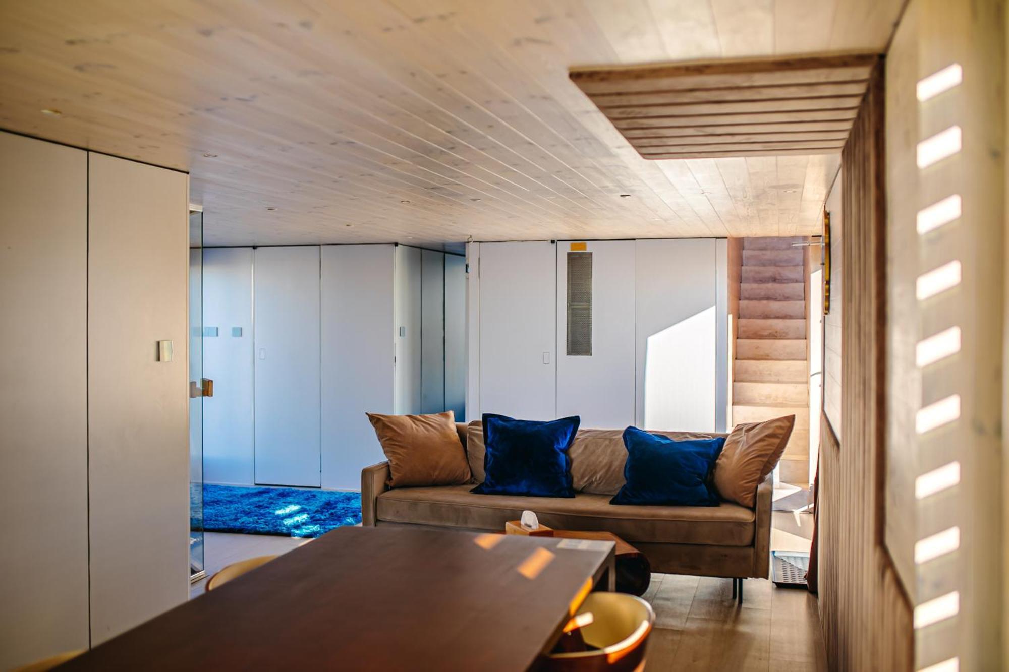 Domki na wodzie - Grand HT Houseboats - with sauna, jacuzzi&massage chair Mielno  Kamer foto