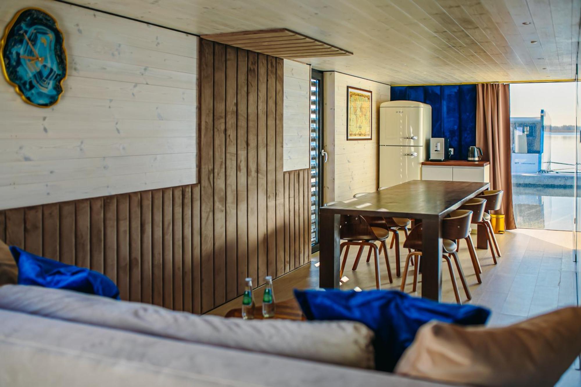 Domki na wodzie - Grand HT Houseboats - with sauna, jacuzzi&massage chair Mielno  Kamer foto
